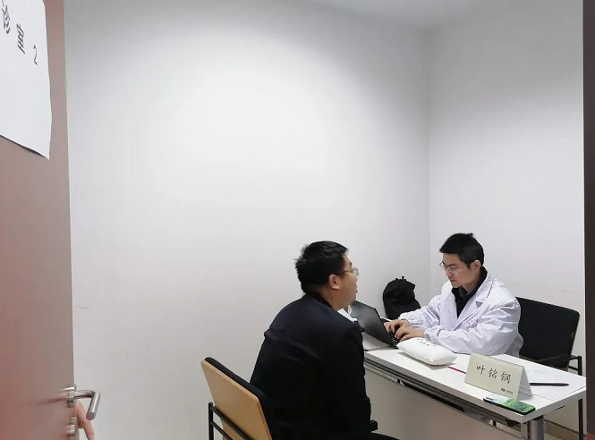 党史学习教育“为民办实事” – 安徽中医药大学国医堂开展中医药义诊及中医药健康咨询宣传活动